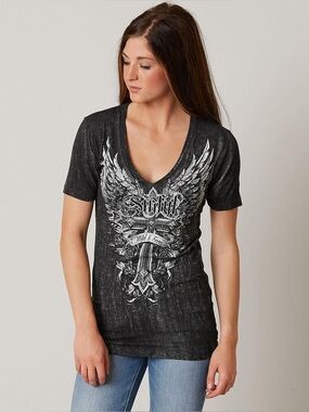 Size Small Sinful Affliction “Wild & Free” V-neck Tshirt